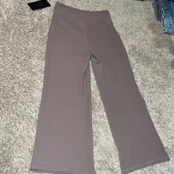 NWT Move Theology Tulip WB Ribbed Wide Leg Crop Size Small - Picture 3 of 6